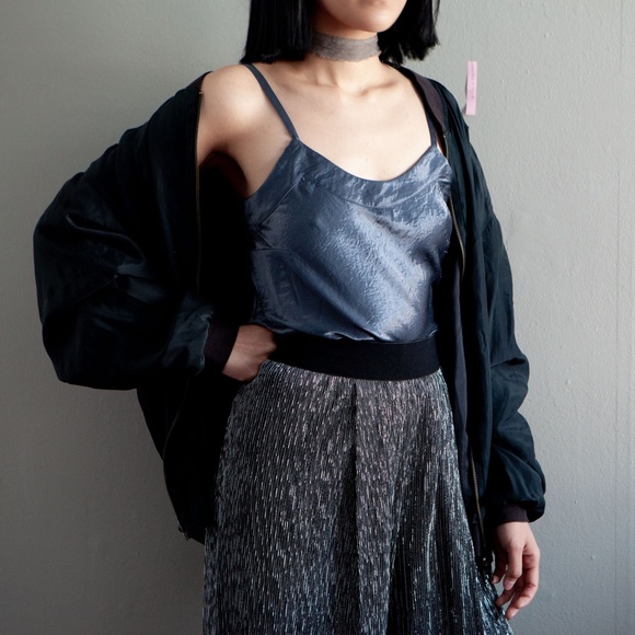 Shiny Metallic Spaghetti Strap Crop Top Tank Top - Picture 1 of 2